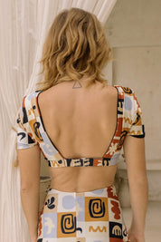 Hailey Sleeved Cropped Top (Retro/Onyx)