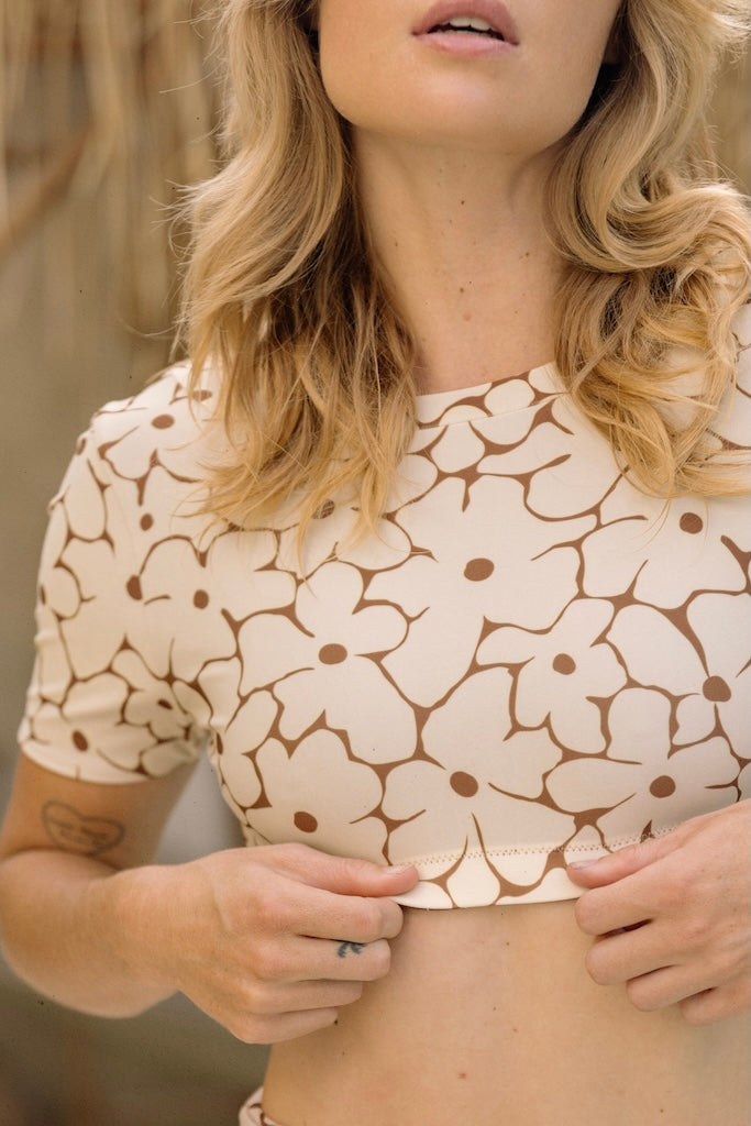Hailey Sleeved Cropped Top (Sundown/Pecan)